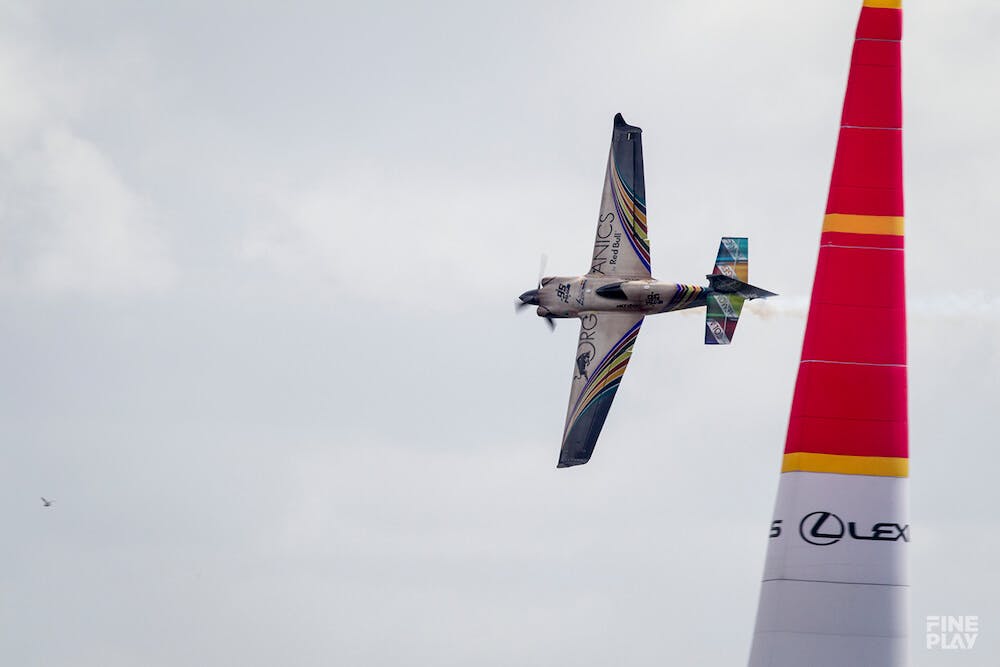 室屋義秀が母国で有終の美！「Red Bull Air Race World Championship CHIBA 2019」 | FINEPLAY